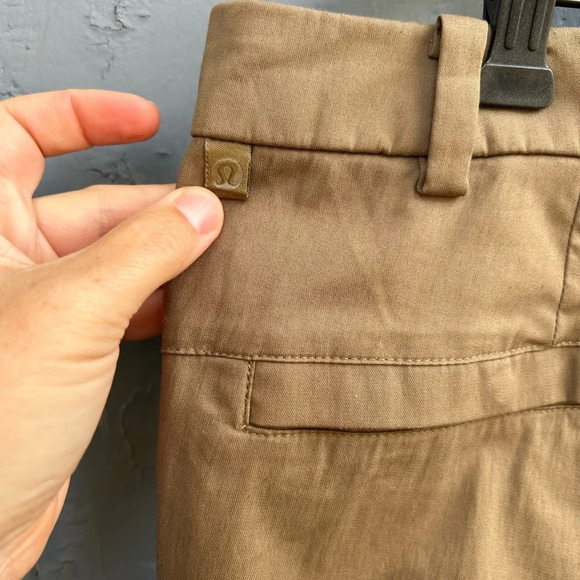 Lululemon Commission Pant Classic, size 38 - Picture 13 of 13